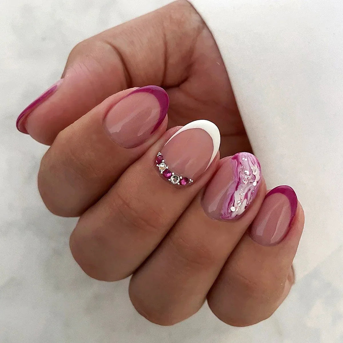 Trendy 24-Piece Press-Ons