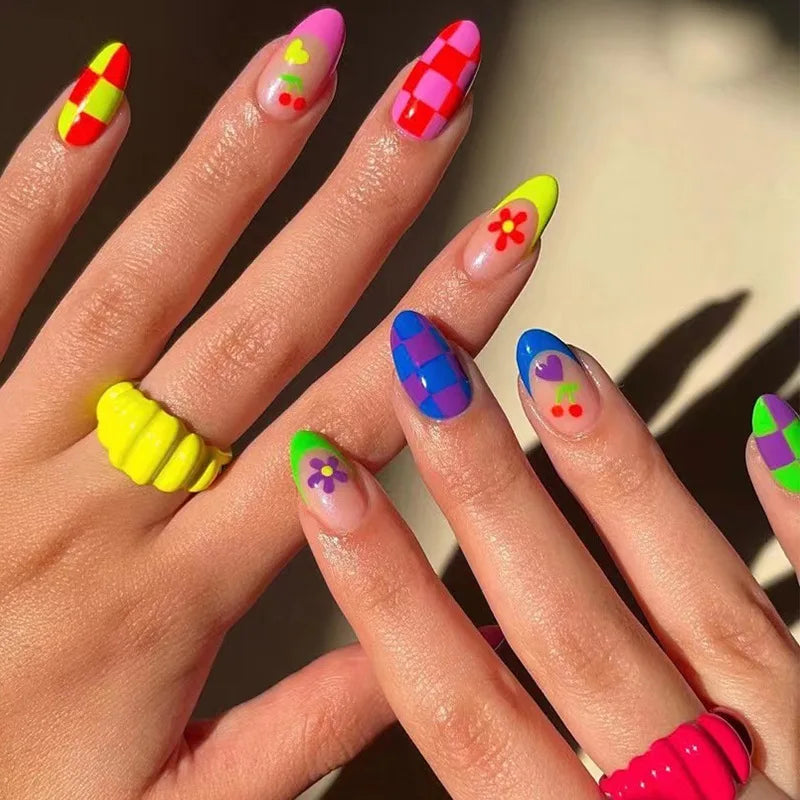 Trendy 24-Piece Press-Ons-15